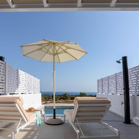 Dionisos Suites Lixouri Exterior foto